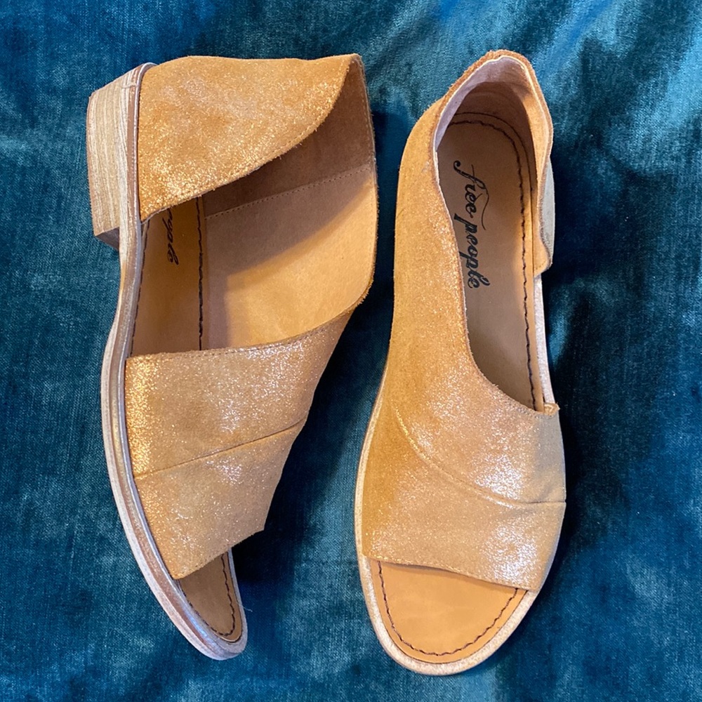 Free People leather coppery brown shoes size 38. Barely worn